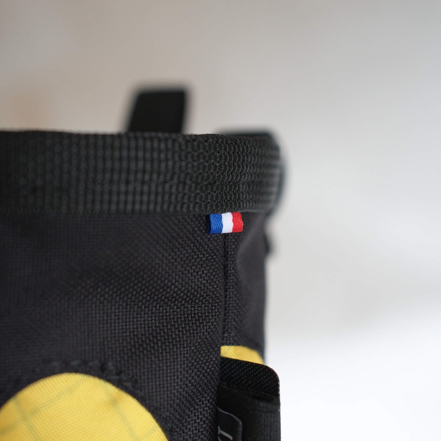Sac à magnésie en collaboration avec Outside Details