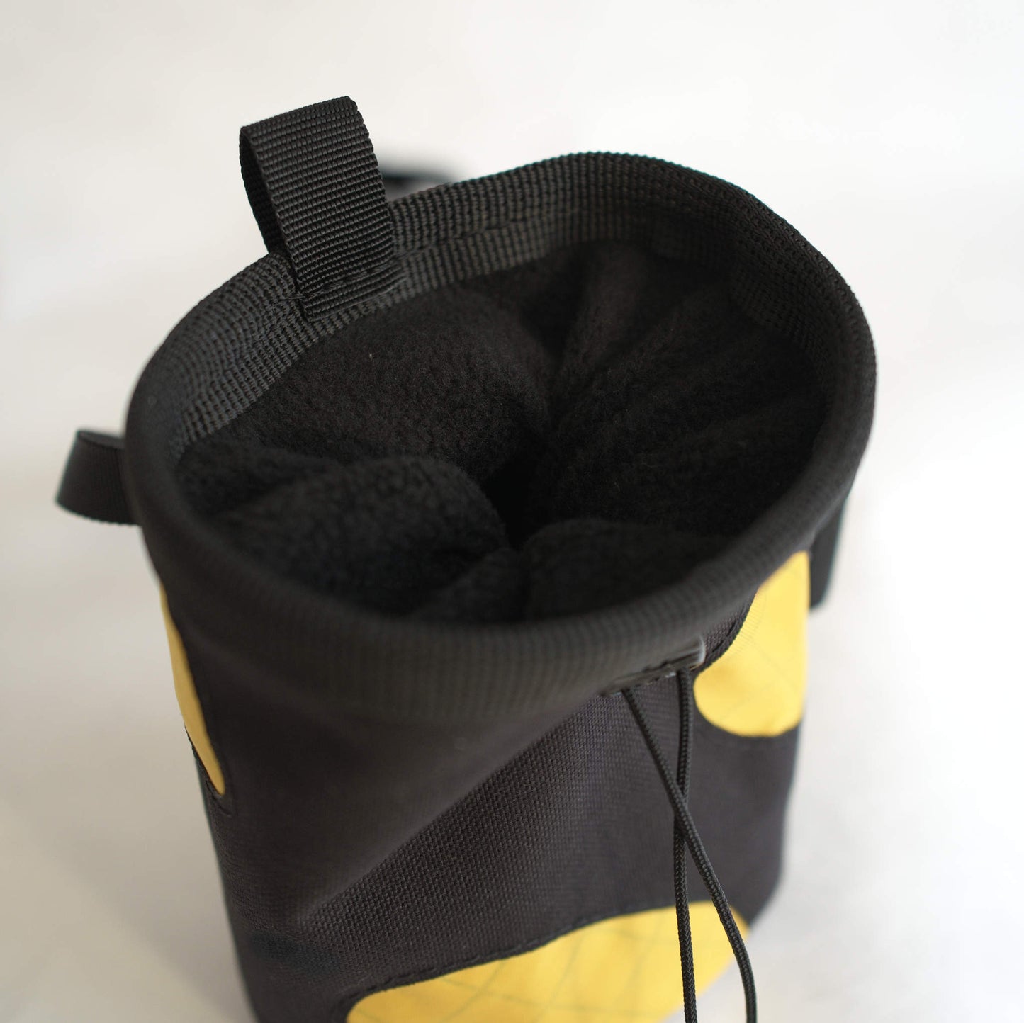Sac à magnésie en collaboration avec Outside Details