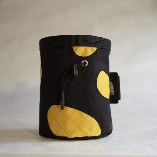 Sac à magnésie en collaboration avec Outside Details